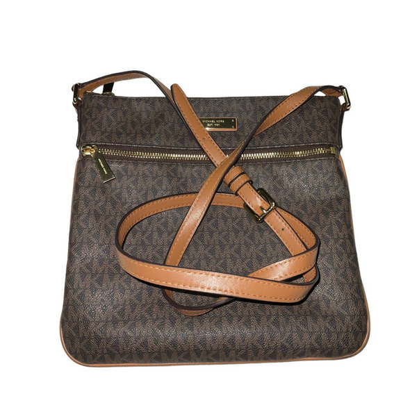 Michael Kors Bedford Flat Crossbody Bag - Picture 14 of 15